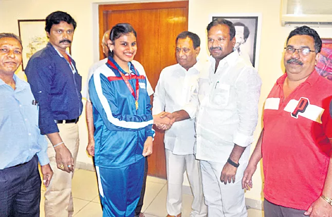 sara khan gets gold in taekwondo championship - Sakshi