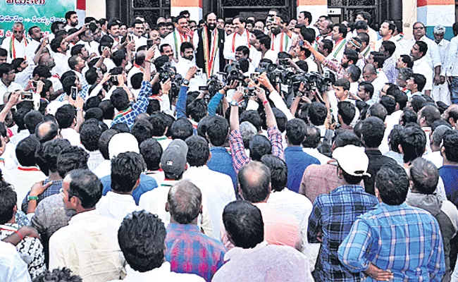 group fighting for ibrahimpatnam mla seat in congress party - Sakshi