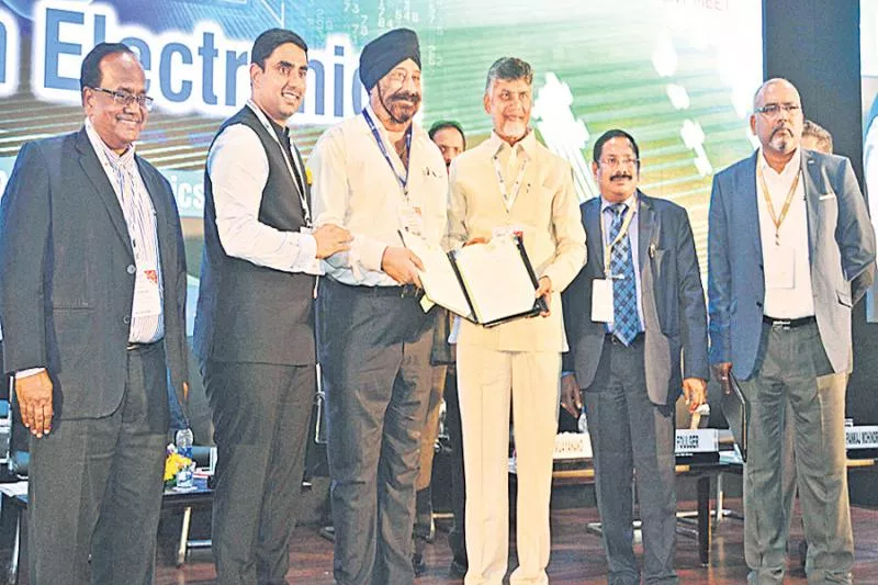 Rs 4,39 lakh crores investments in the state says chandrababu - Sakshi