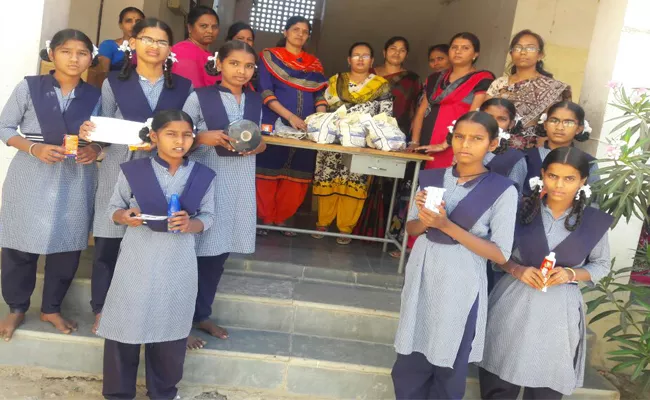 government offers cosmetic kit for kgbv students - Sakshi