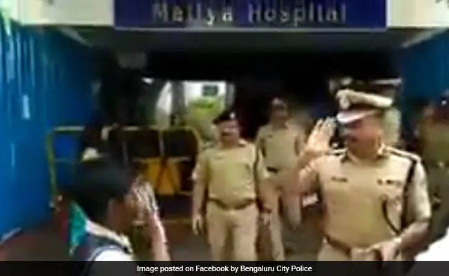 police commissioner salute to school boy - Sakshi