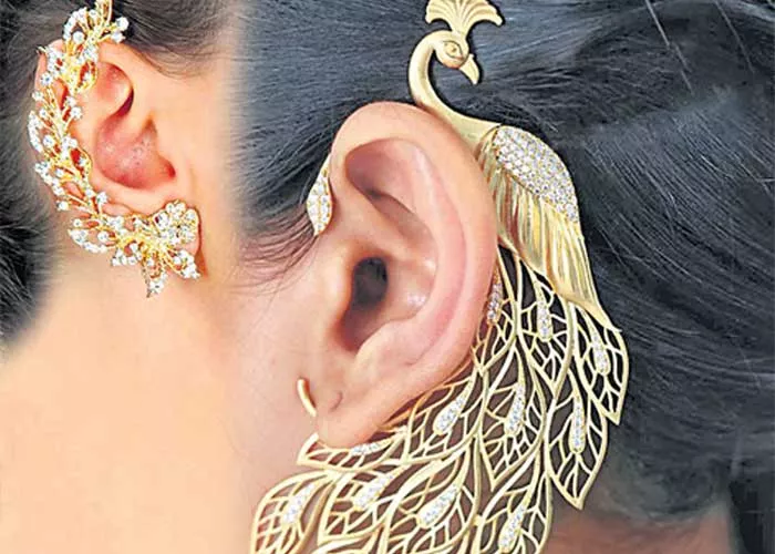 Cuffs for the ears - Sakshi