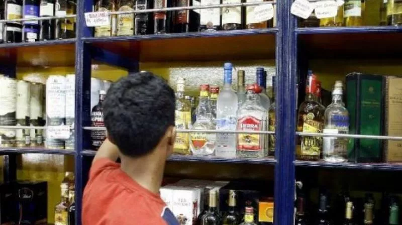 alcohol sales no mrp rates in telangana - Sakshi