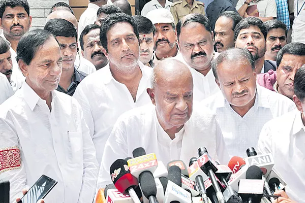 Kcr fires on bjp and congress - Sakshi