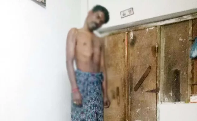 Carpenter Commits suicide In East Godavari - Sakshi