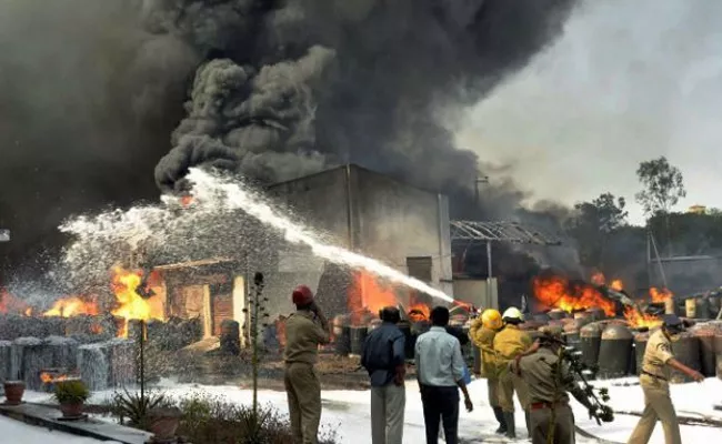 No Adequate Fire Stations In Telangana State - Sakshi