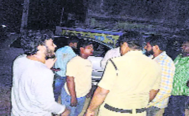 Drunkers Attack On Pawan Kalyan Bouncers - Sakshi