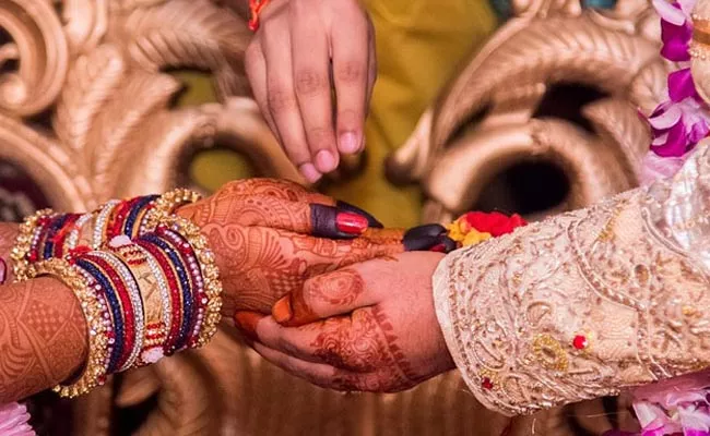 Maharashtra Bats Law To Encourage Inter caste Marriages - Sakshi