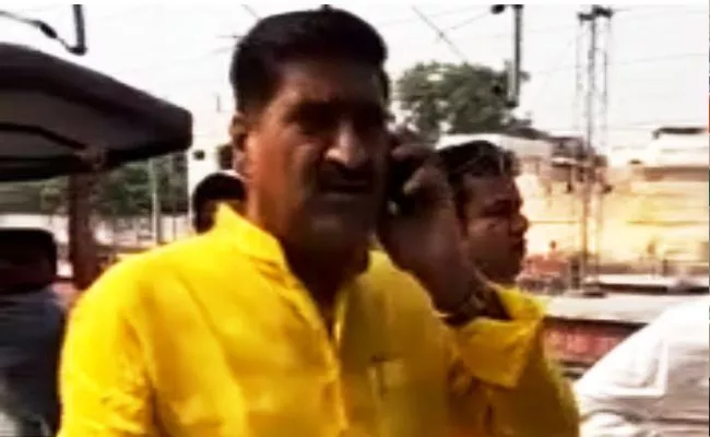 BJP MP Satish Gautam Says Stop Rajdhani train And Allow vaishali - Sakshi
