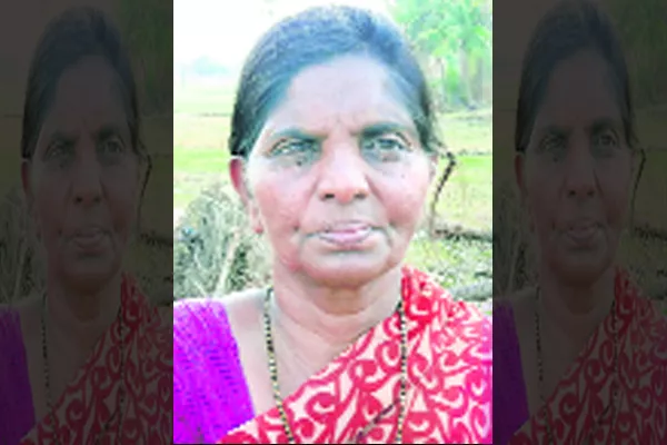 Old Woman regret on TDP leaders - Sakshi