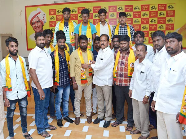 JAC Leaders Join In TDP Party - Sakshi