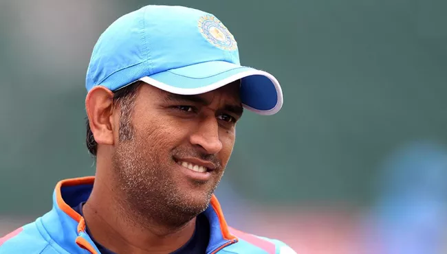 Batting down the order in IPL was like quicksand for me, MS Dhoni - Sakshi
