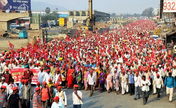 Farmers go on 10-day strike, vegetable supplies take the hit - Sakshi