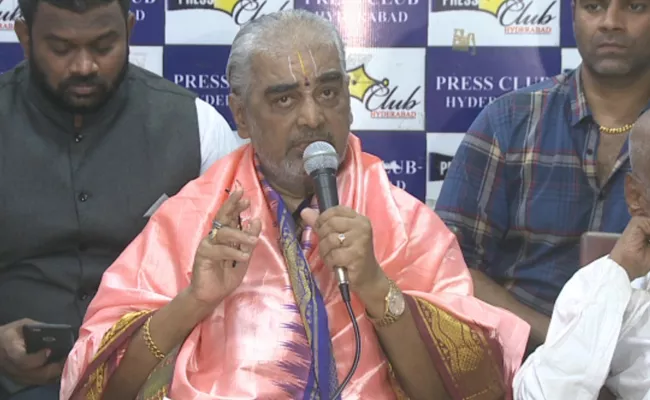 TTD Chief Priest Ramana Deekshitulu Slams TTD Over Defamation - Sakshi