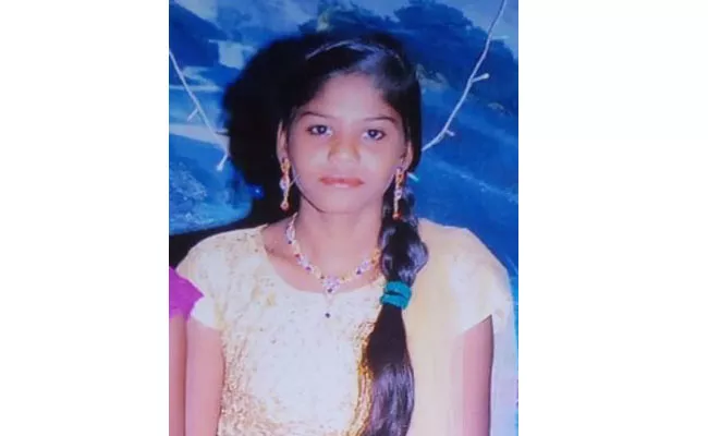 Tenth standard student goes missing from home - Sakshi