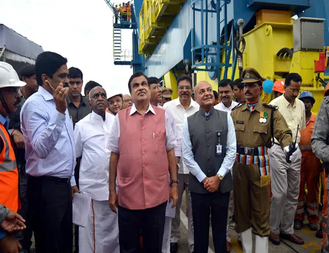 BJP Minister Nitin Gadkari Development Works In Visakhapatnam - Sakshi