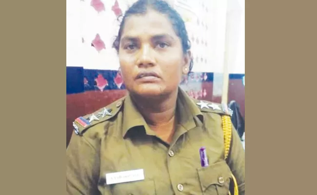 Fake Woman SI Arrest In Tamil Nadu - Sakshi