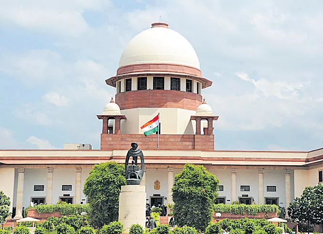 Supreme Court seeks Centre's reply on Shia Waqf Board's plea against - Sakshi
