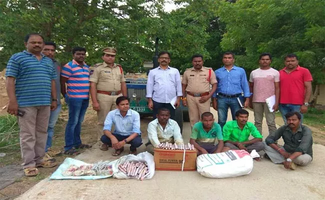 Heavily Explosive Material Was Seized In Warangal - Sakshi