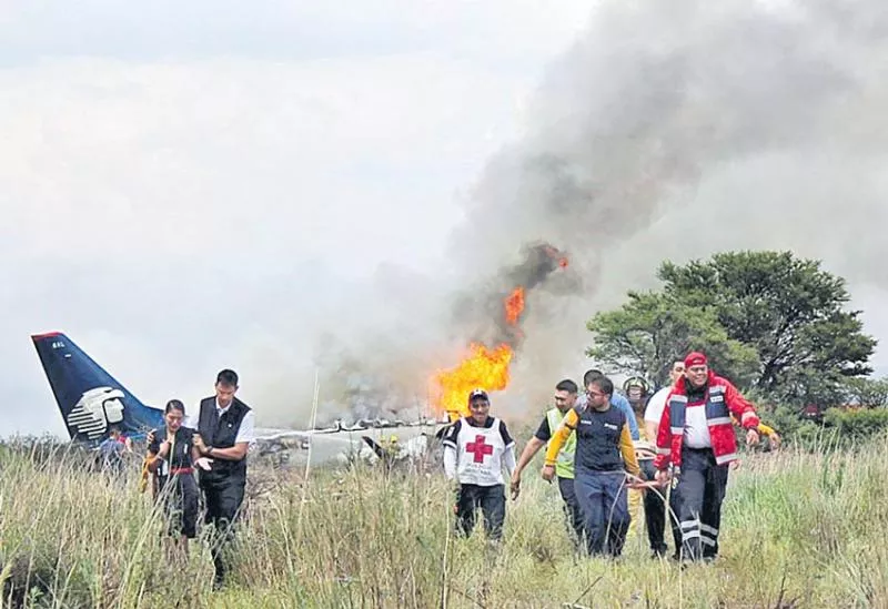 97 injured as Mexican plane crashes at airport in hail storm - Sakshi