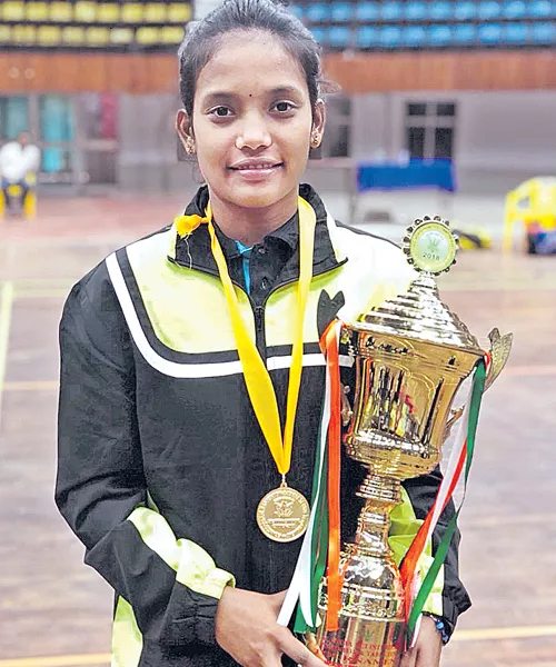 Praneetha gets Double Dhamaka in Table Tennis - Sakshi