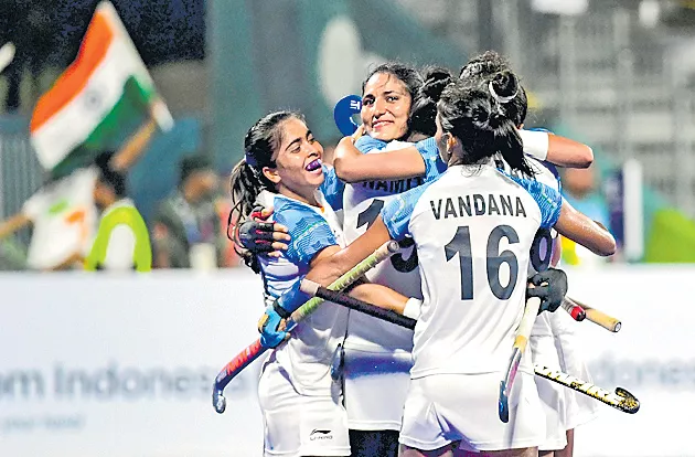 Indian womens hockey team reaches first Asian Games final - Sakshi