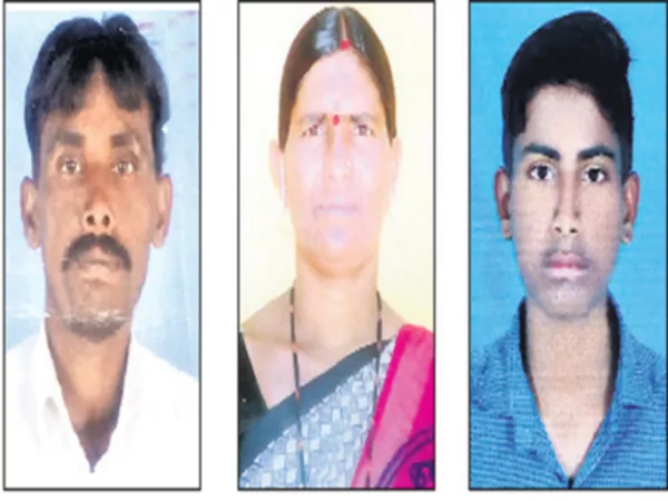 Three Killed In Road Accident At Sangareddy Khanapur - Sakshi