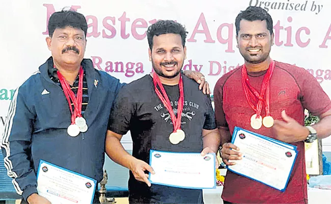 Ravi, Surendra got Gold Medals in Telangana Masters Swimming Championship - Sakshi