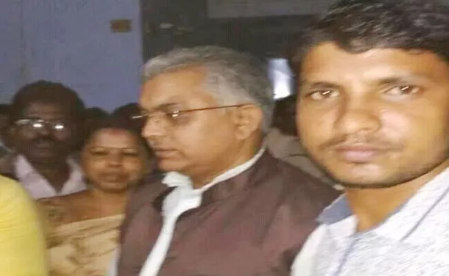 BJP Worker Arrested Sharing Morphed Photos Of Mamata Banerjee In Social Media - Sakshi