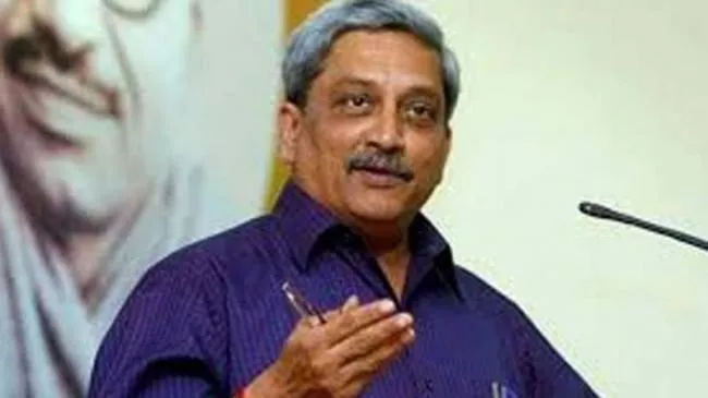 Manohar Parrikar Removes Two Ailing Ministers From Cabinet - Sakshi