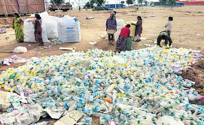 Garbage In Kongara Kalan - Sakshi