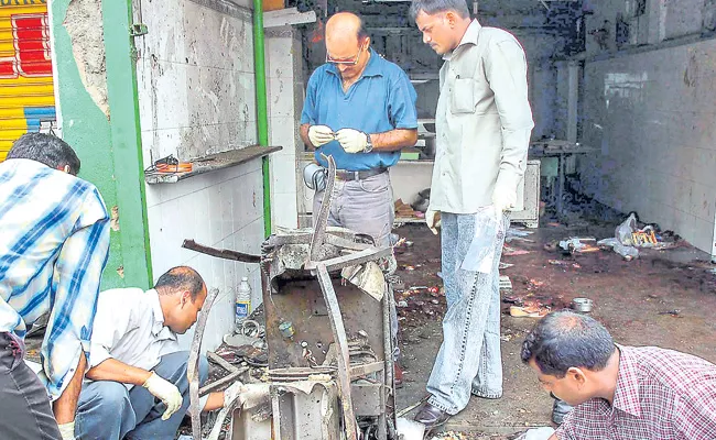 Riyaz Bhatkal Planned Serial Blasts In Hyderabad - Sakshi