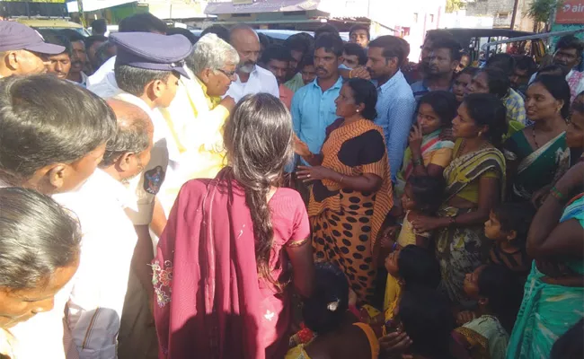 Villagers Slams Mla In Gramadarshini Programme Ananntapur - Sakshi