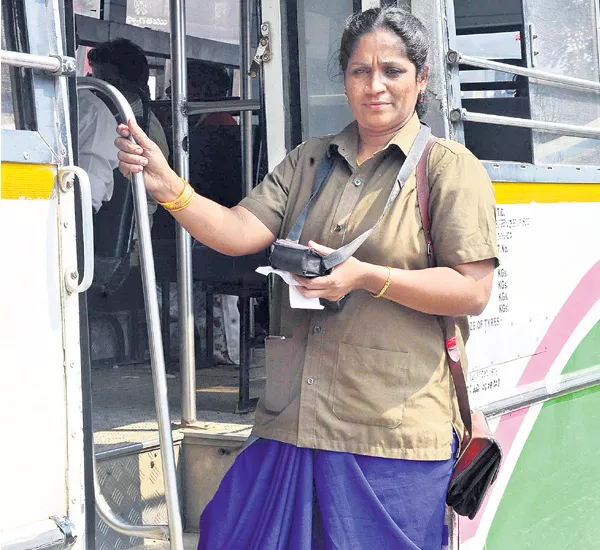 A story of conductor anitha  - Sakshi