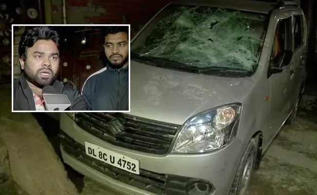 Miscreants Attacked AAP Leader House And Threatened To Kill Him - Sakshi