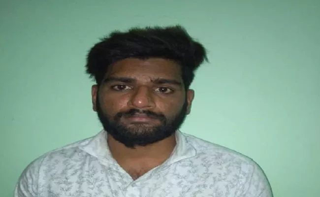 Youth Stopped For Traffic Violations And Revealed Stabbing His Friend - Sakshi