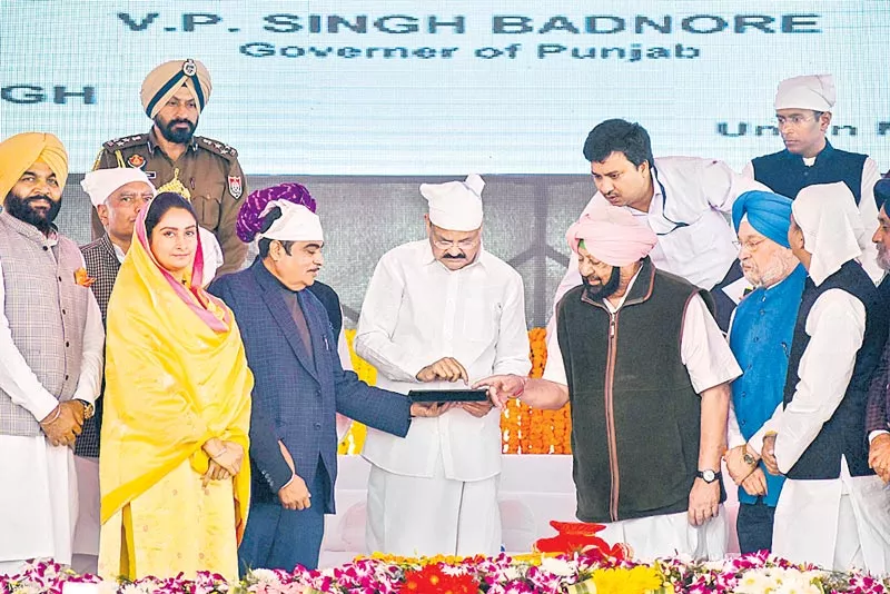 India lays foundation stone for Sikh pilgrimage route - Sakshi
