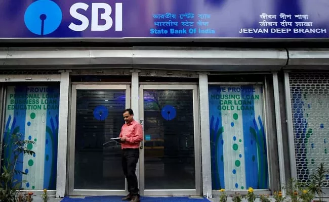 SBI hikes fixed deposit interest rates - Sakshi