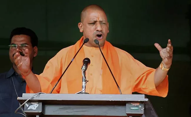 Yogi Adityanath Claims Only A Ravana Bhakt Would Vote For Congress - Sakshi