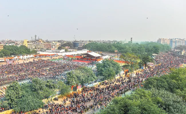 vhp heavy rally in delhi ramlila maidan - Sakshi