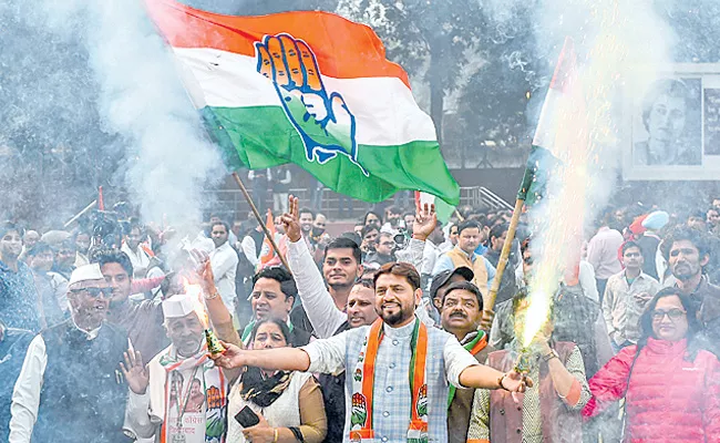 Rebels that have hurt Congress majority - Sakshi
