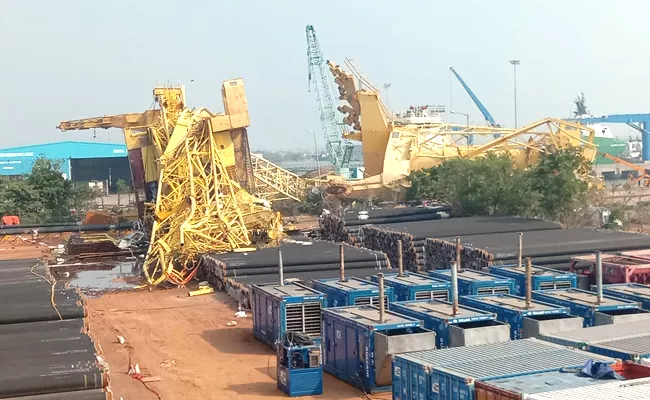 Two Cranes Collapsed In Kakinada - Sakshi