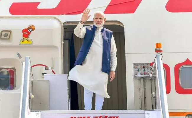 Narendra Modi Foreign Trips Cost Over Rs 2000 Crore Since 2014 - Sakshi