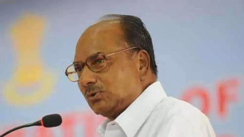 AK Antony Says Sonia Gandhi  Rahul Never Interfered In Any Defence Deal - Sakshi