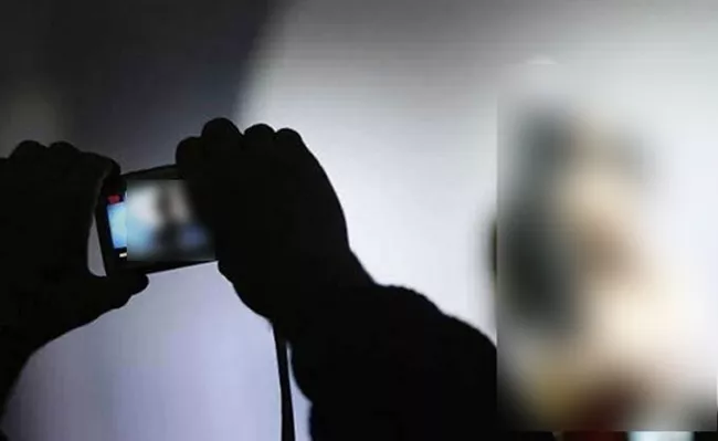 Kerala Woman Fighting For Wrong Attribution To A Nude Video - Sakshi