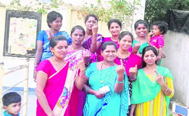 Women Voters Are More Than Male Voters In Choppadandi - Sakshi