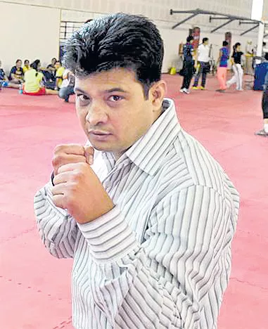 Mohammed Ali Qamar becomes youngest India womens boxing coach - Sakshi