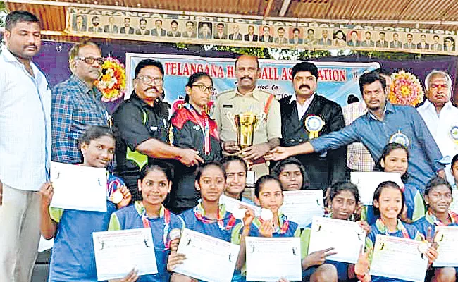 Hyderabad Won Handball Title - Sakshi