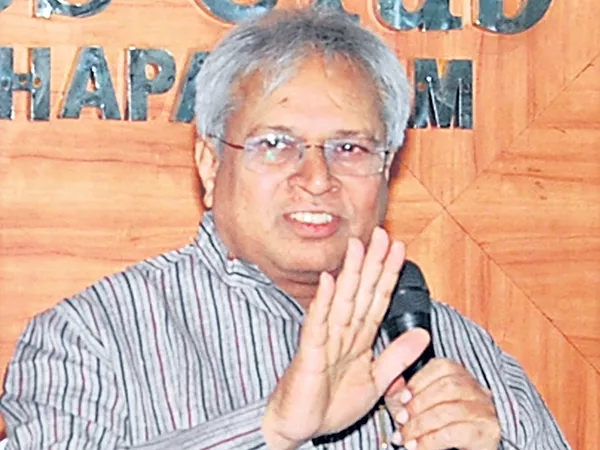 Undavalli Arun Kumar Comments On Chandrababu Govt - Sakshi