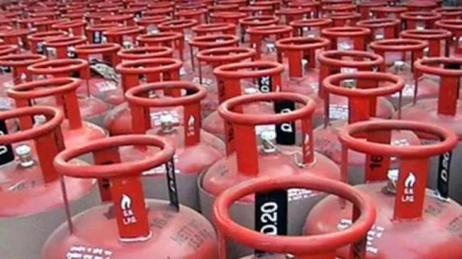 Subsidised LPG Cylinder Price Hiked by Rs 2.08 And  Non-Subsidised  By Rs 42.50 - Sakshi